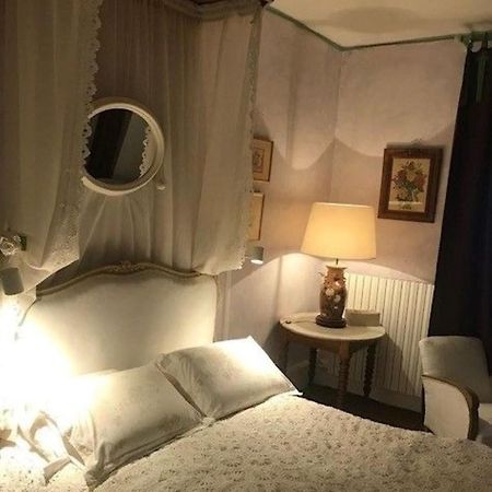 Grand Appartement De Charme Avec Parking Prive Florac Esterno foto