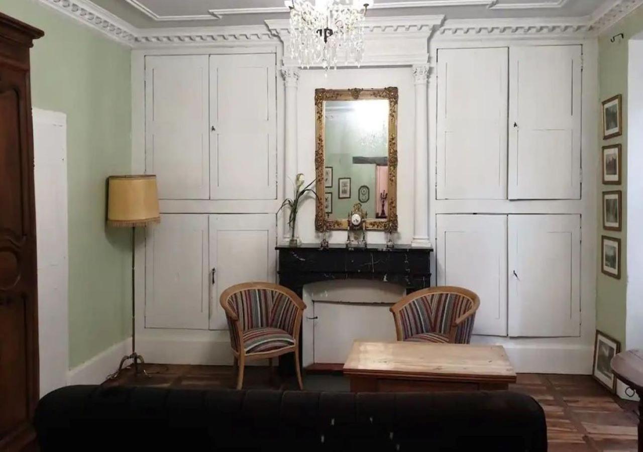Grand Appartement De Charme Avec Parking Prive Florac Esterno foto